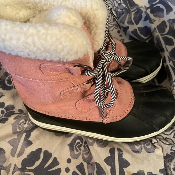 Cat and Jack Sz 1 winter boots - Picture 4 of 7